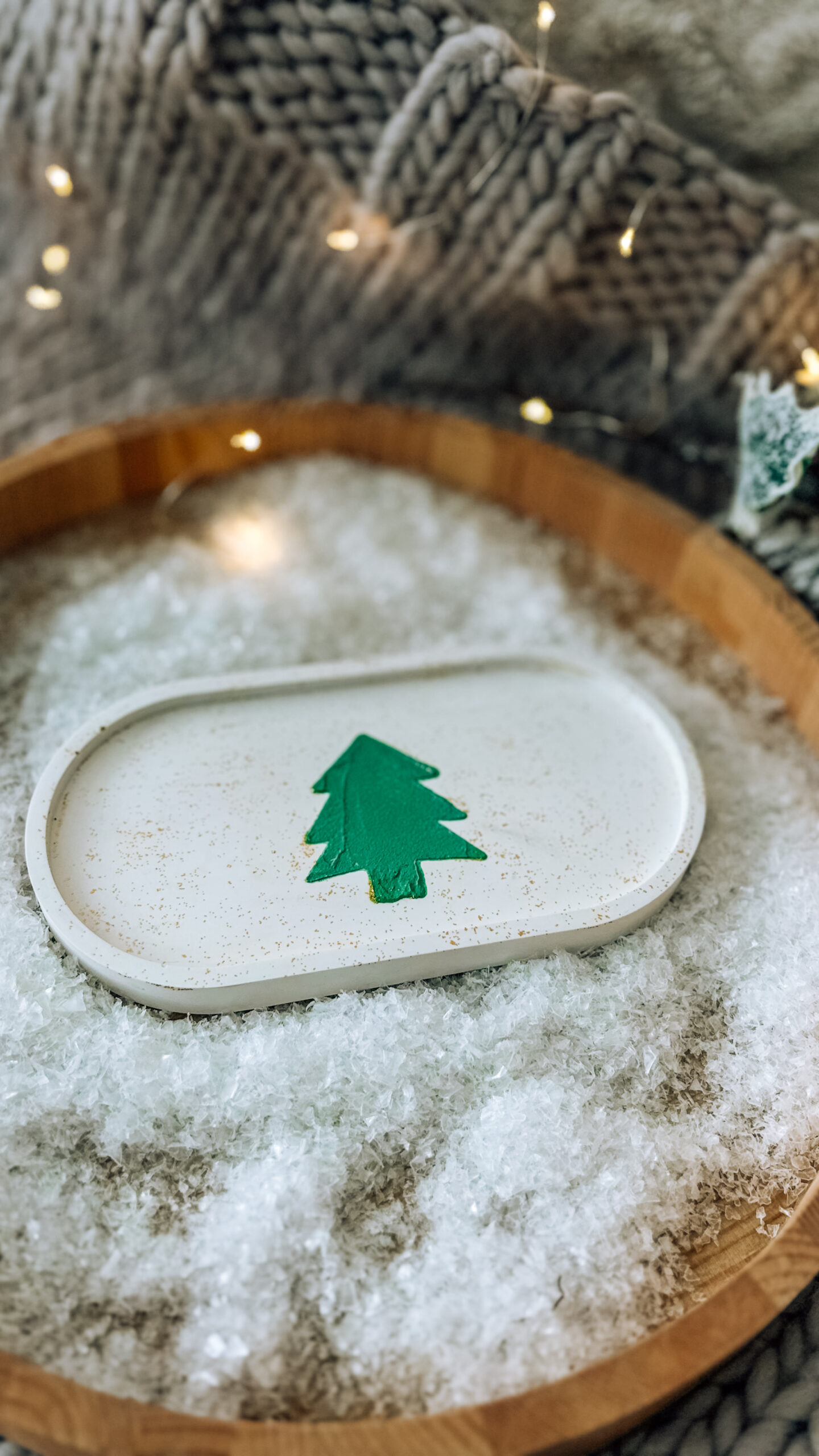 adventi mini falu gyertyatartÓval És arany gÖmbÖkkel